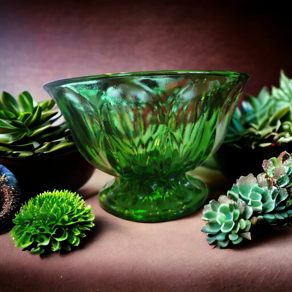 Vtg Anchor Hocking Emerald Green Glass Fairfield Footed Bowl Candy Sauce Compote